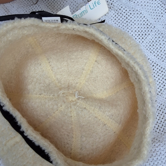 Rumi Life Sherpa Fleece French style beret NWT - Picture 3 of 7